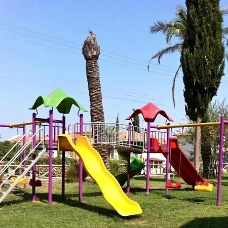 The Grand Ucel فندق 4*