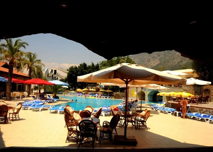 Szálloda The Grand Ucel 4*